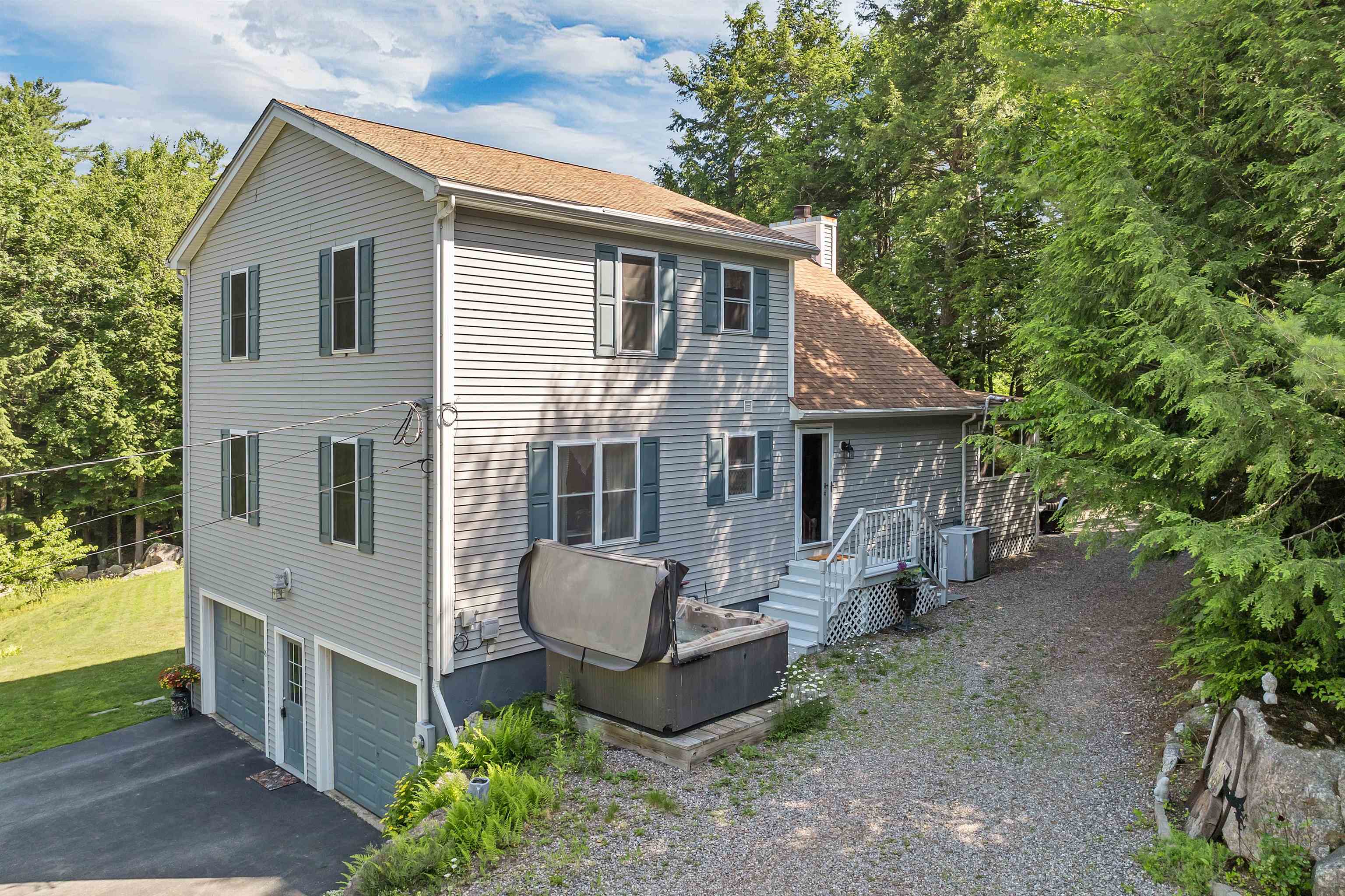 Meredith, New Hampshire 03253, United States, 3 Bedrooms Bedrooms, ,3 BathroomsBathrooms,Residential,Active,160023