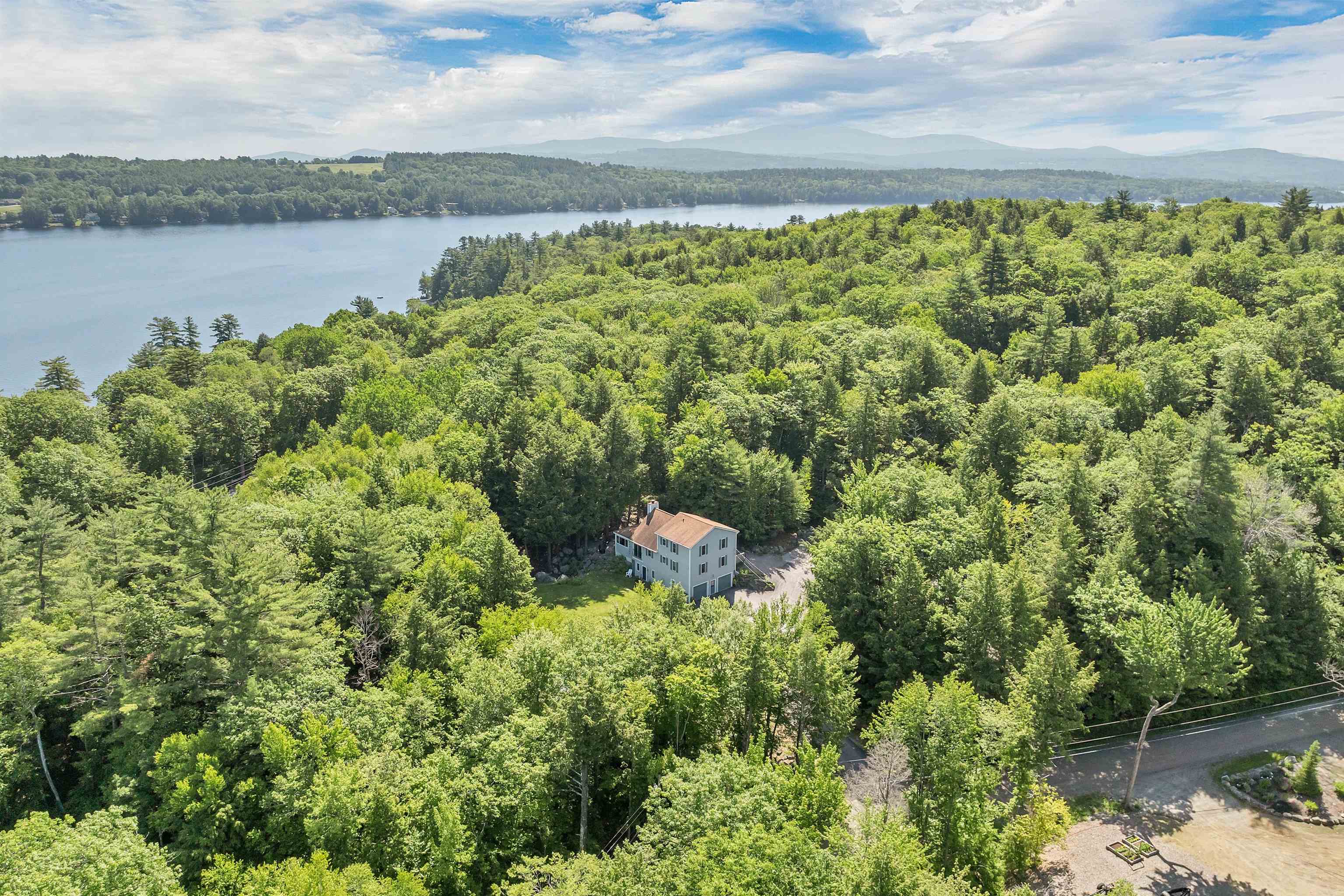 Meredith, New Hampshire 03253, United States, 3 Bedrooms Bedrooms, ,3 BathroomsBathrooms,Residential,Active,160023