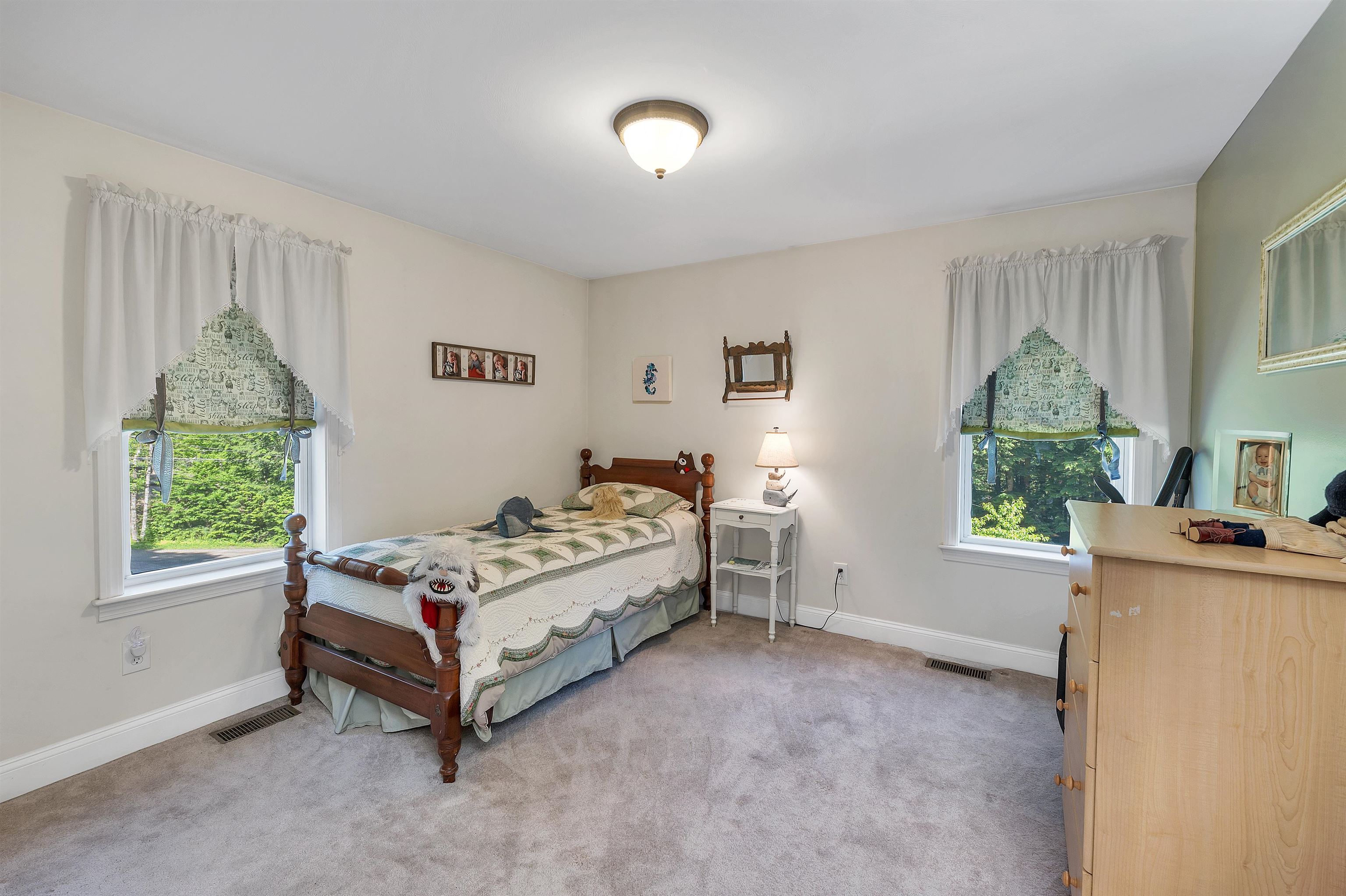 Meredith, New Hampshire 03253, United States, 3 Bedrooms Bedrooms, ,3 BathroomsBathrooms,Residential,Active,160023