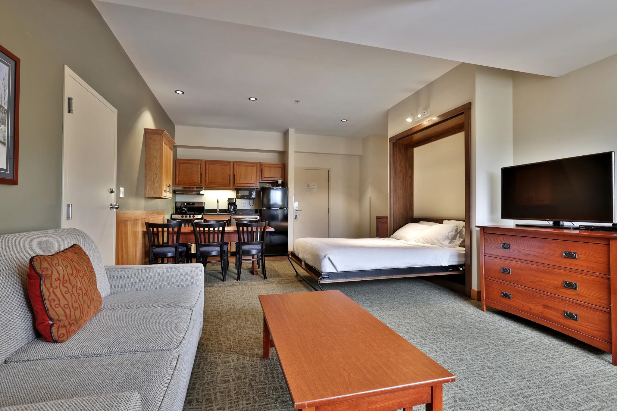 228 East Mountain Road 321/323 Interval I