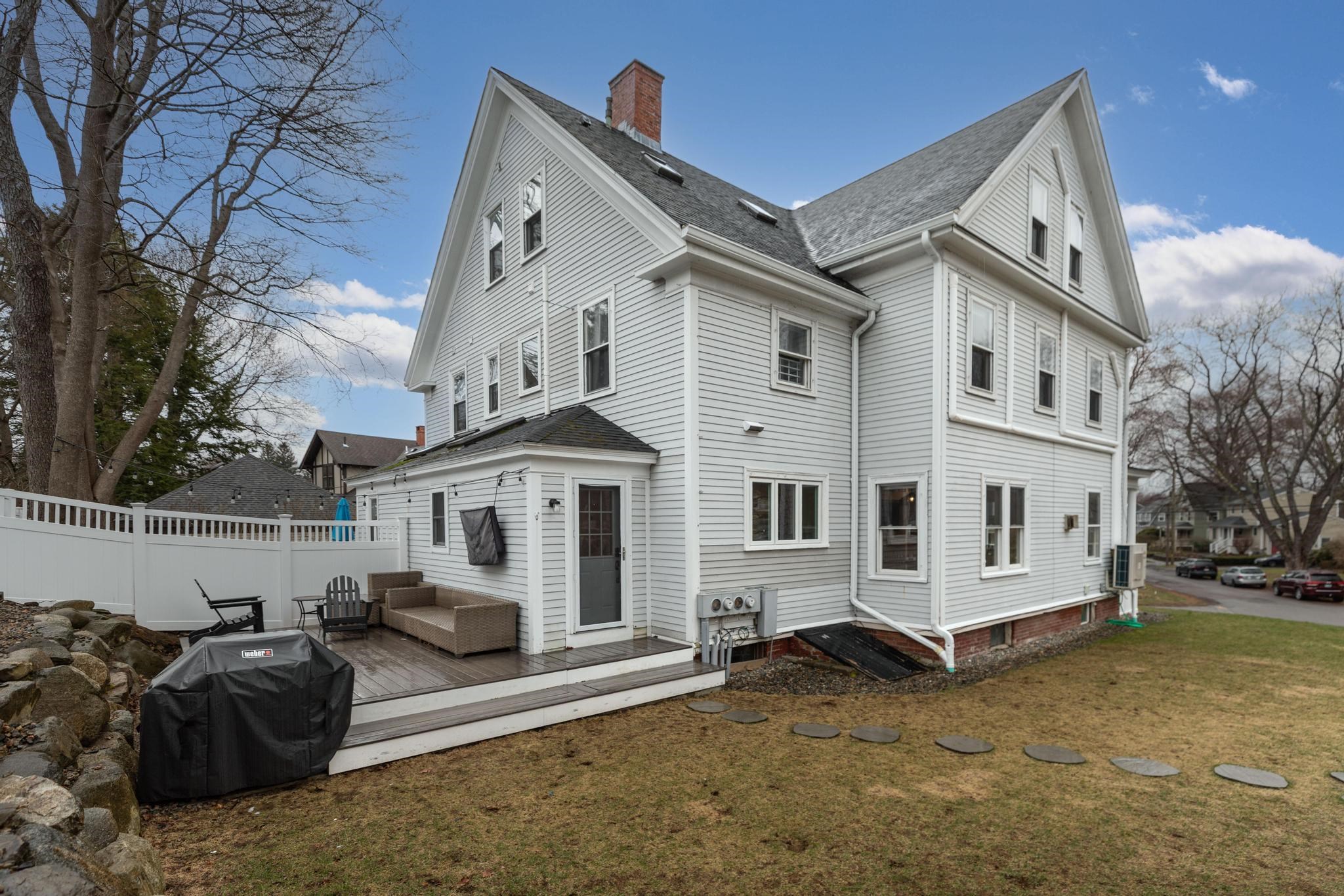 76 Lawrence Street 2