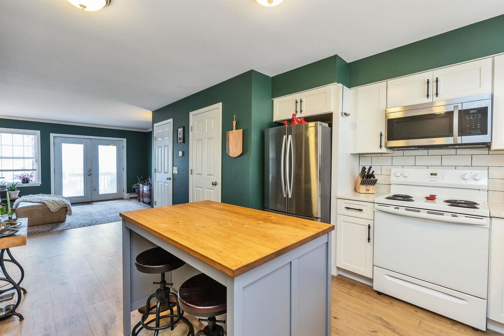 Photo of 75 Dubuque Street #1, Manchester, NH 03102 (MLS # 5083800)