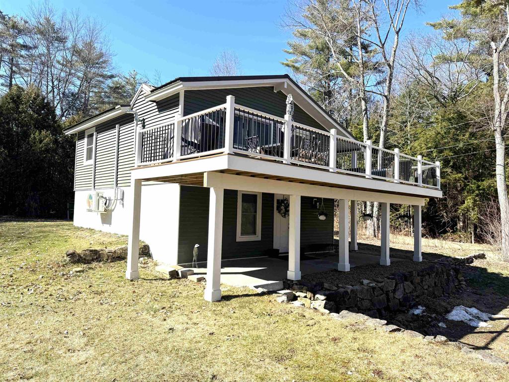 Photo of 10 Circle Drive, Barnstead, NH 03225 (MLS # 5083144)