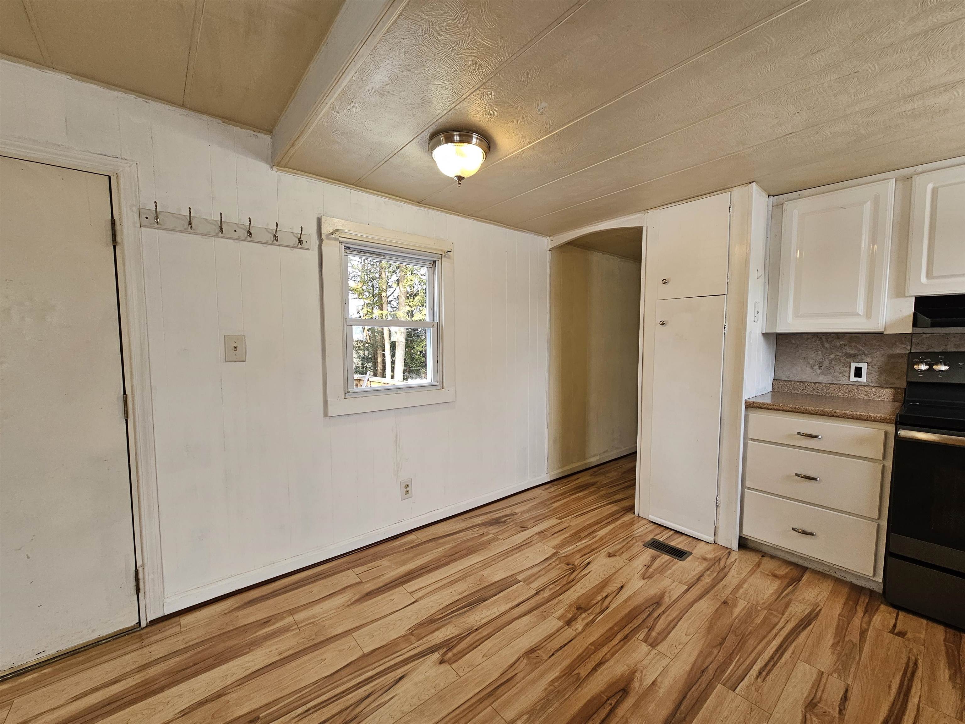 Boscawen, New Hampshire 03303, United States, 2 Bedrooms Bedrooms, ,1 BathroomBathrooms,Residential,Active,78738