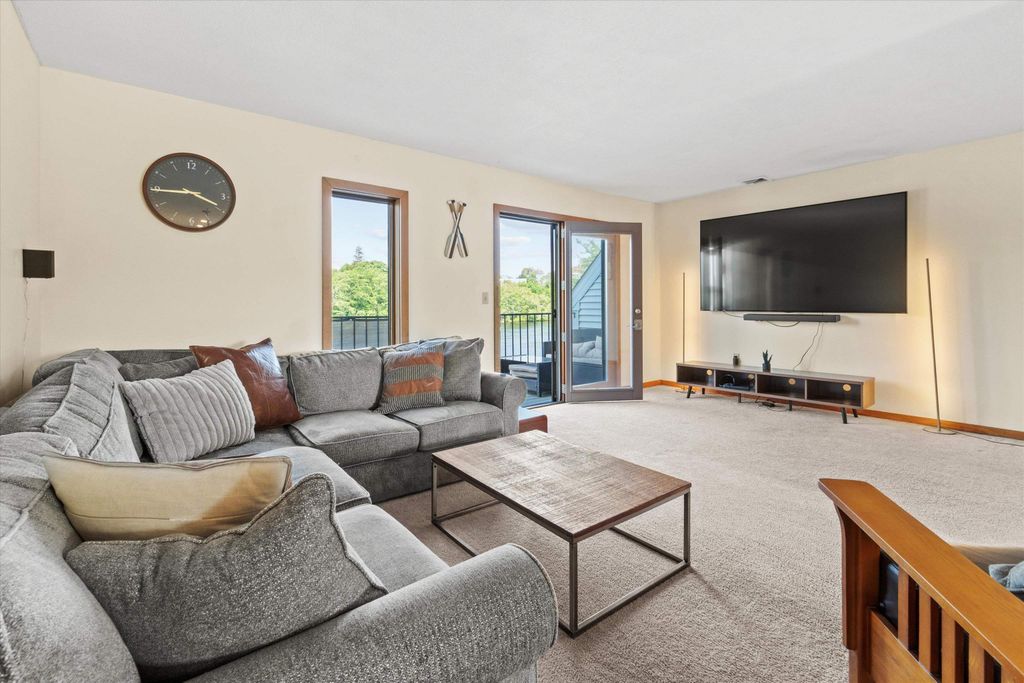 Photo of 33 River Front Drive #5, Manchester, NH 03102 (MLS # 5074800)