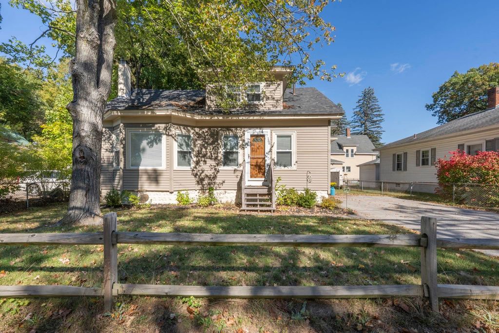 Photo of 166 Village Street, Concord, NH 03303 (MLS # 5064062)
