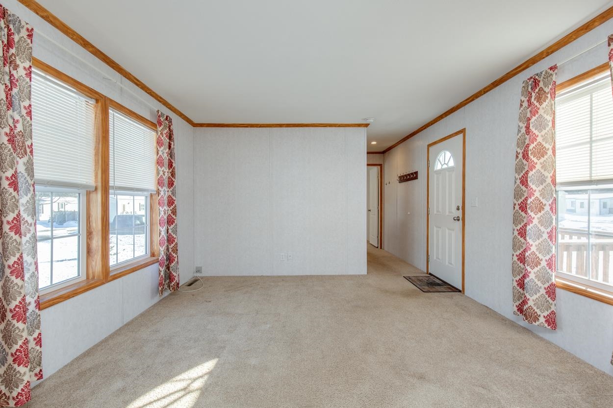 Concord, New Hampshire 03303, United States, 2 Bedrooms Bedrooms, ,2 BathroomsBathrooms,Residential,Active,895