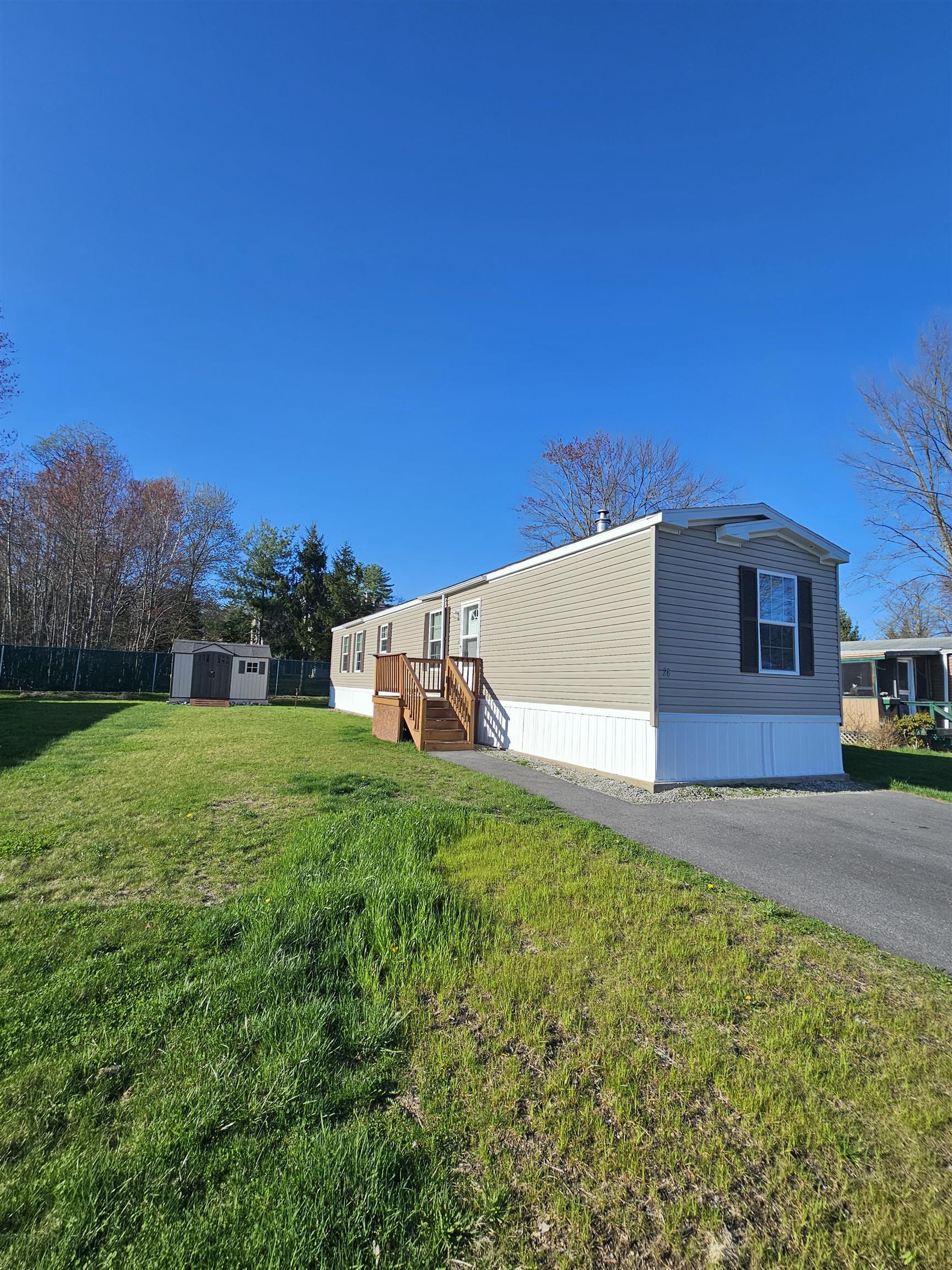 Concord, New Hampshire 03303, United States, 2 Bedrooms Bedrooms, ,2 BathroomsBathrooms,Residential,Active,895 Concord, New Hampshire 03303, United States, 2 Bedrooms Bedrooms, ,2 BathroomsBathrooms,Residential,Active,895