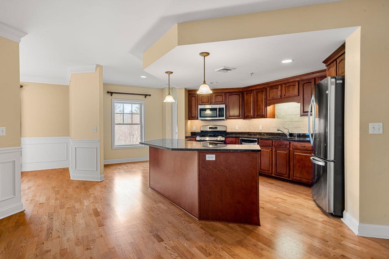 65 Hawthorne Drive 324