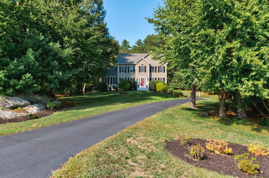 Photo of 7 Rellas Ridge, Kingston, NH 03848 (MLS # 5082172)