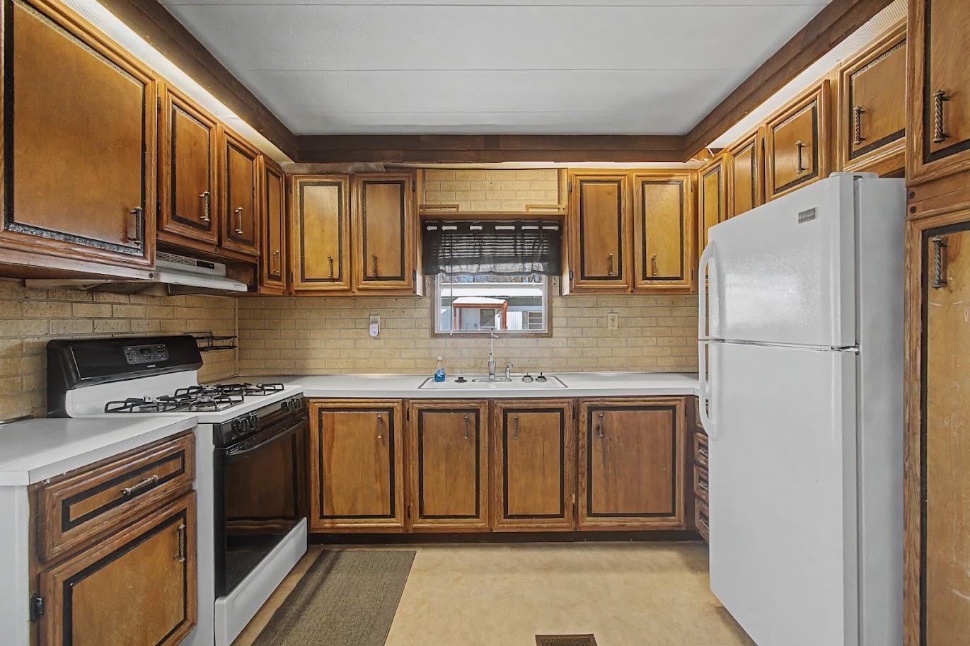 83 Camels Hump Avenue