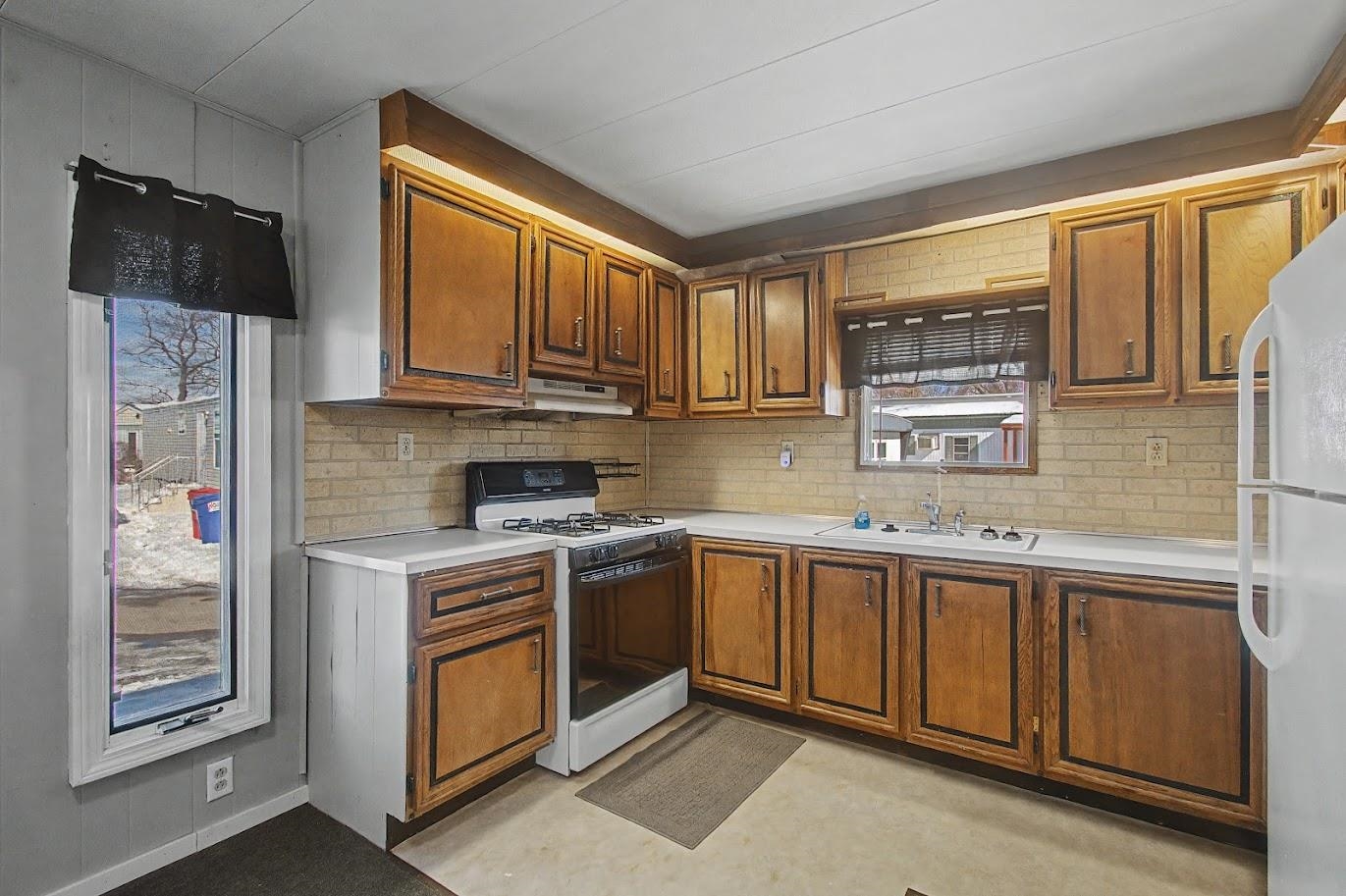 83 Camels Hump Avenue