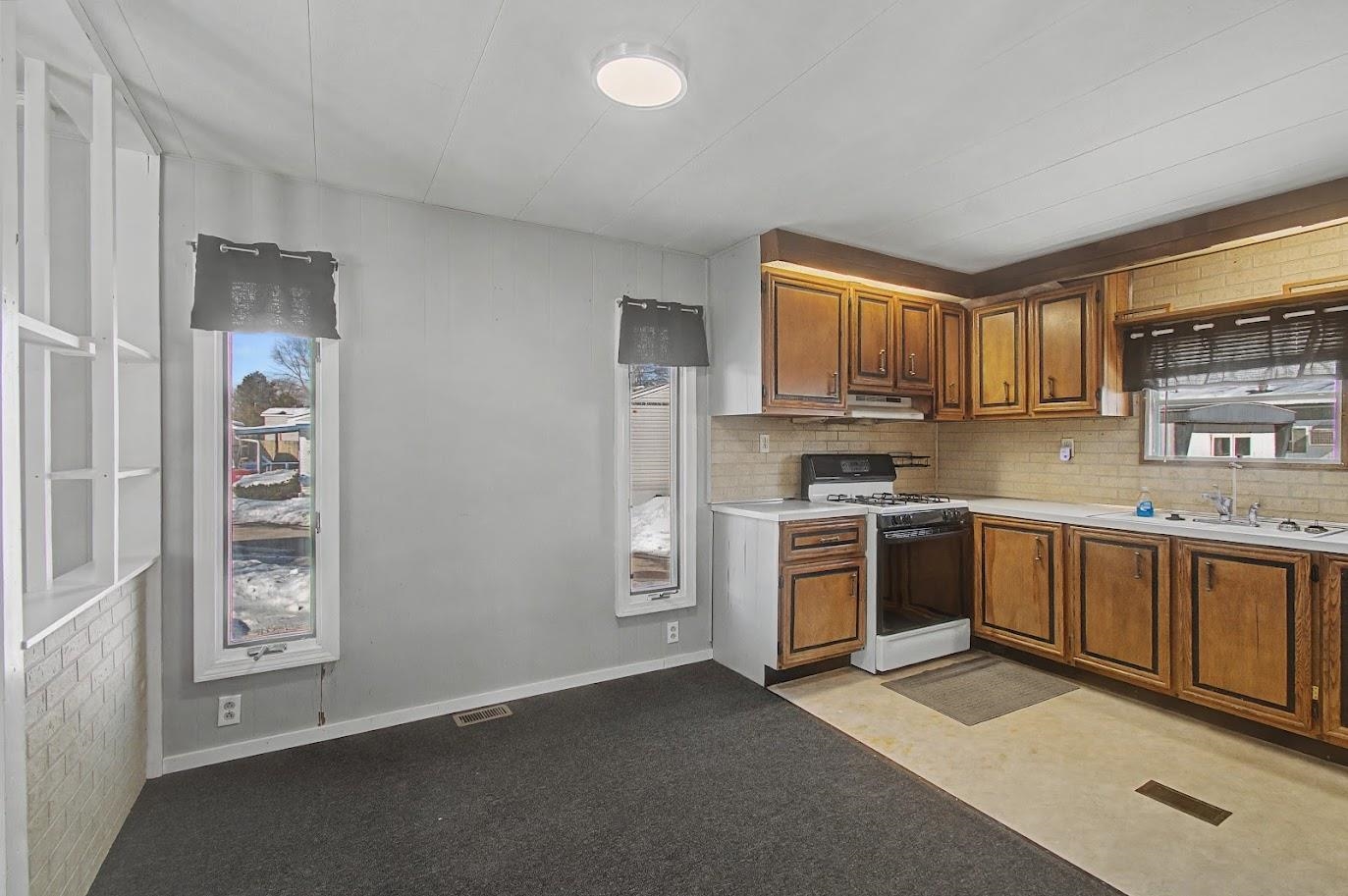 83 Camels Hump Avenue