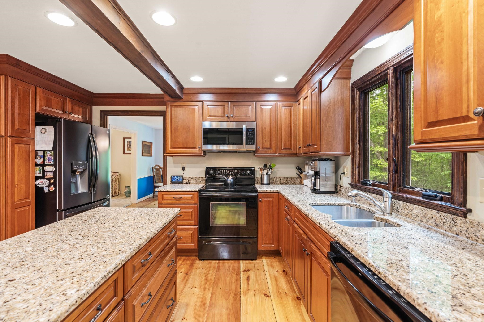 9 Candlewood Drive