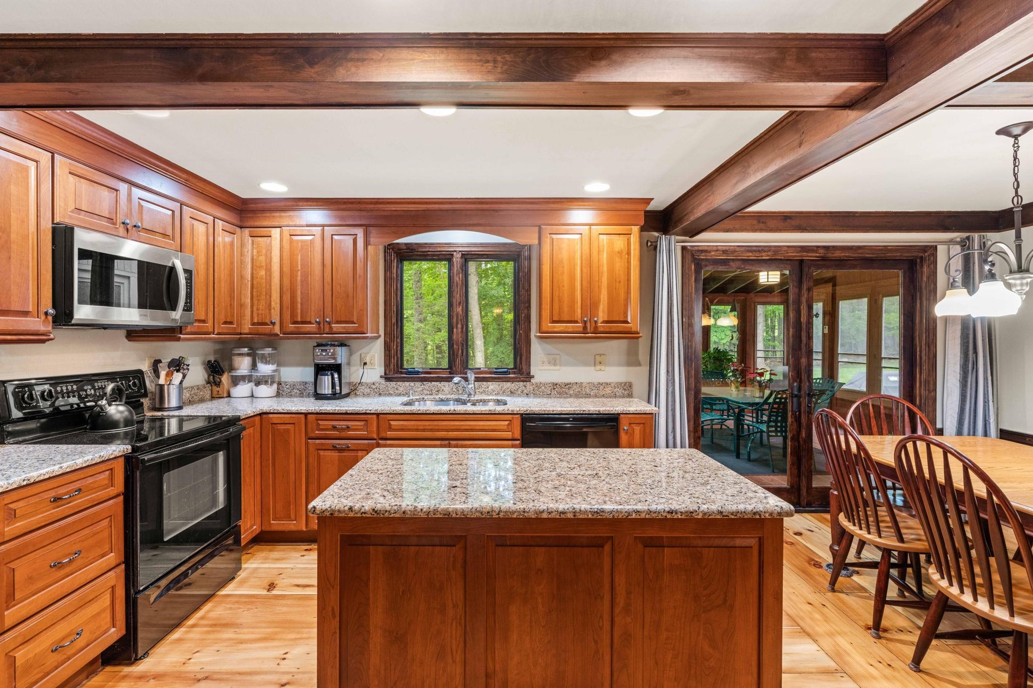 9 Candlewood Drive