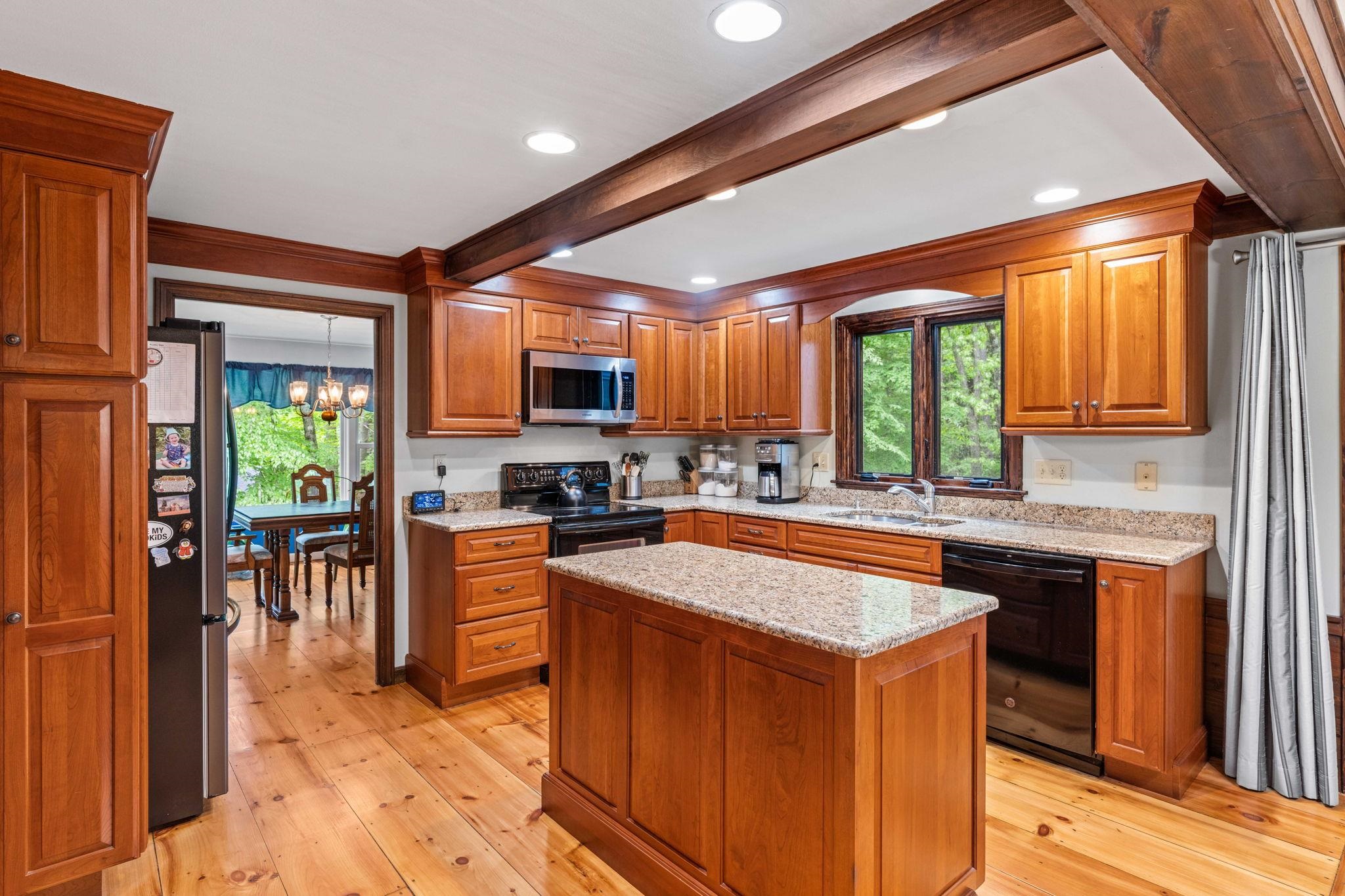 9 Candlewood Drive