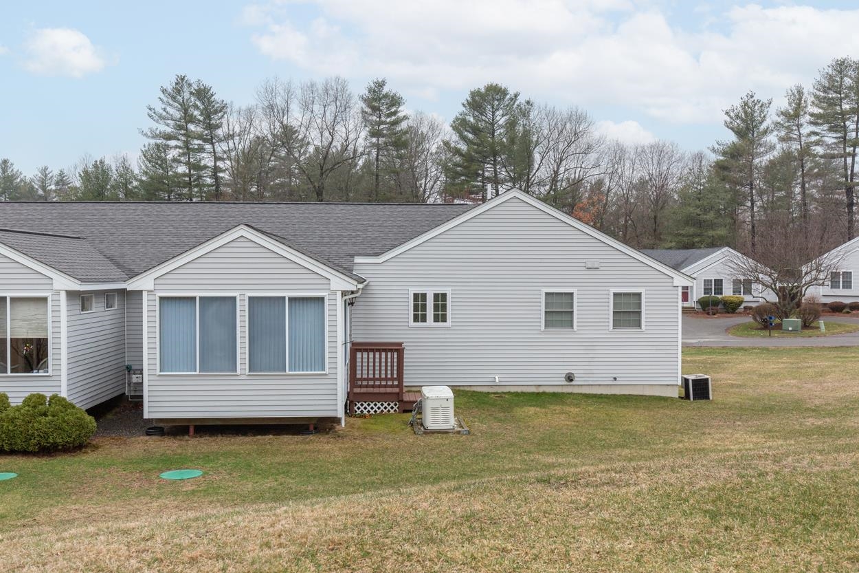 Londonderry, New Hampshire 03053, United States, 1 Bedroom Bedrooms, ,2 BathroomsBathrooms,Residential,Pending,106952