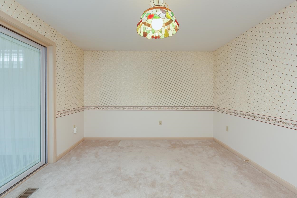 Londonderry, New Hampshire 03053, United States, 1 Bedroom Bedrooms, ,2 BathroomsBathrooms,Residential,Pending,106952