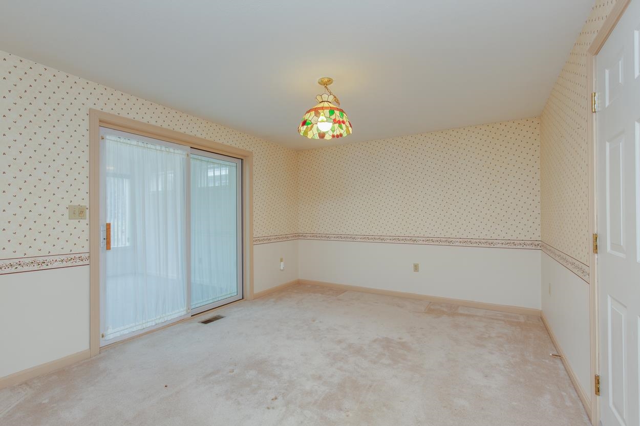 Londonderry, New Hampshire 03053, United States, 1 Bedroom Bedrooms, ,2 BathroomsBathrooms,Residential,Pending,106952