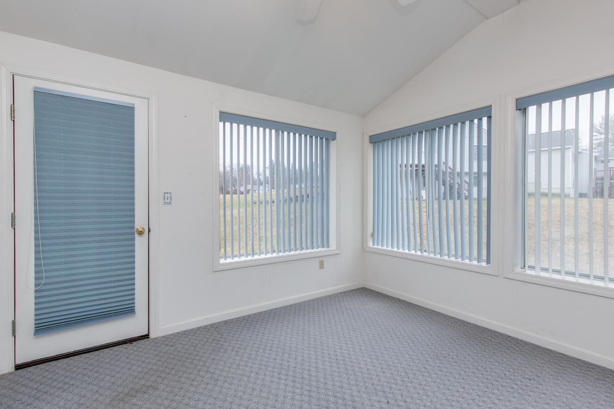 Londonderry, New Hampshire 03053, United States, 1 Bedroom Bedrooms, ,2 BathroomsBathrooms,Residential,Pending,106952