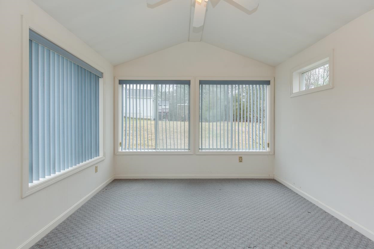 Londonderry, New Hampshire 03053, United States, 1 Bedroom Bedrooms, ,2 BathroomsBathrooms,Residential,Pending,106952