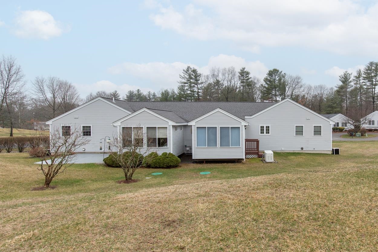 Londonderry, New Hampshire 03053, United States, 1 Bedroom Bedrooms, ,2 BathroomsBathrooms,Residential,Pending,106952