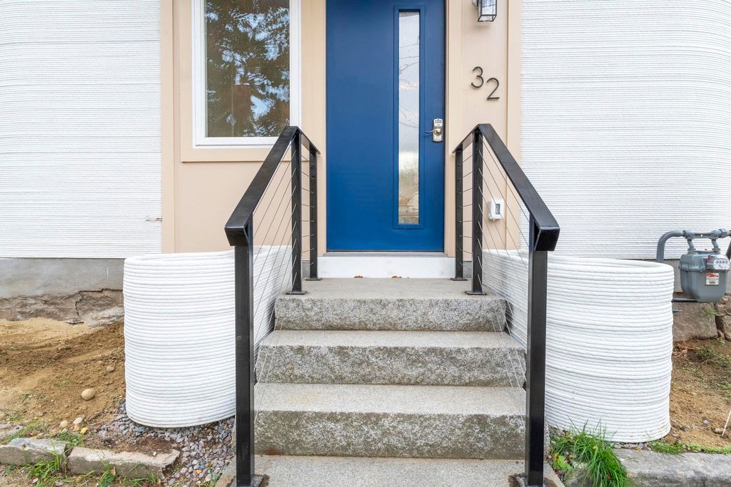 Photo of 32 JANE Street, Manchester, NH 03104 (MLS # 5067530)