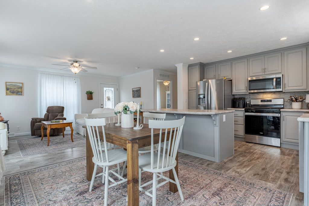 Photo of 104 Robin Hood Drive, Exeter, NH 03833 (MLS # 5084244)