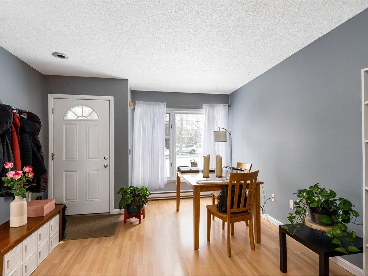 297 College Street 4C