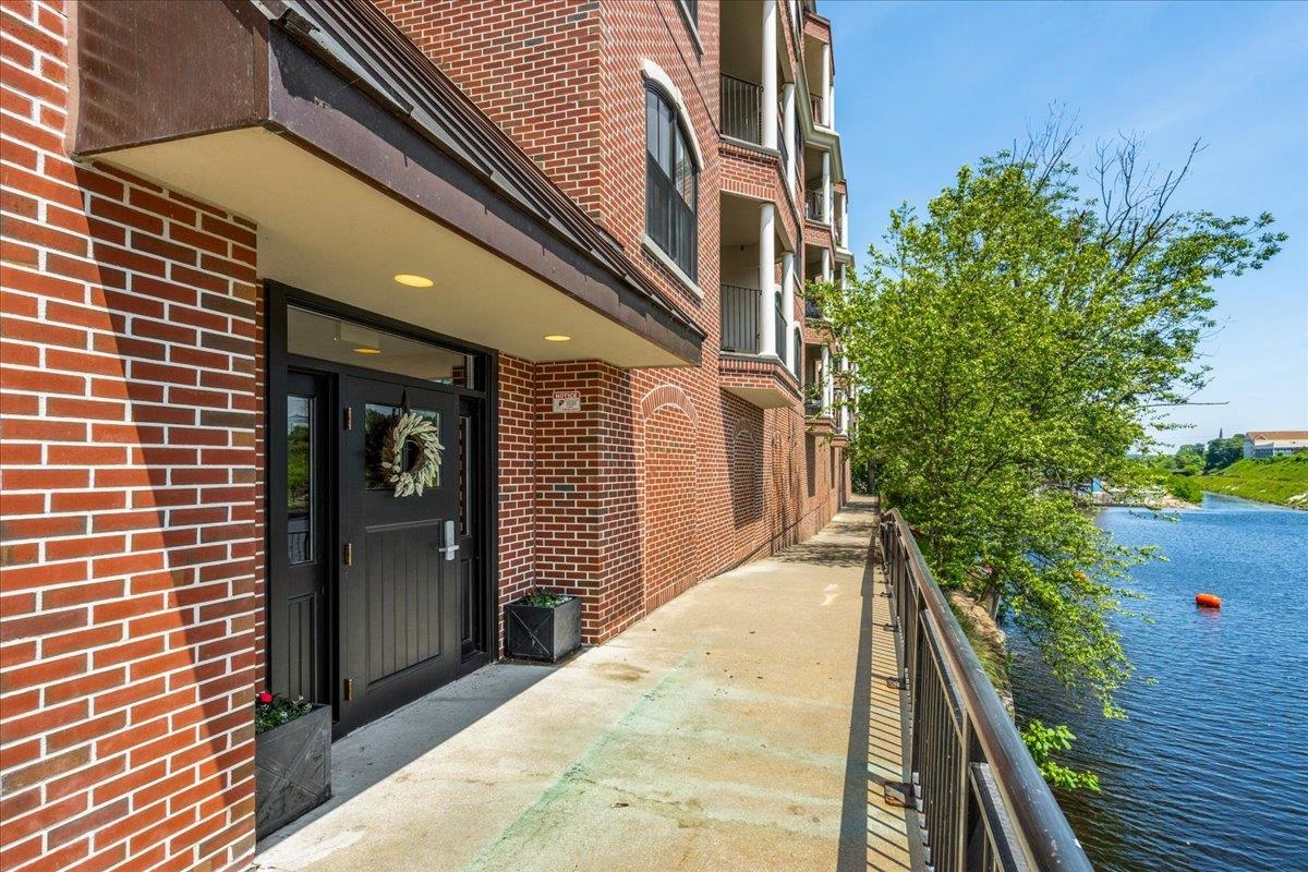 52 Main Street 201