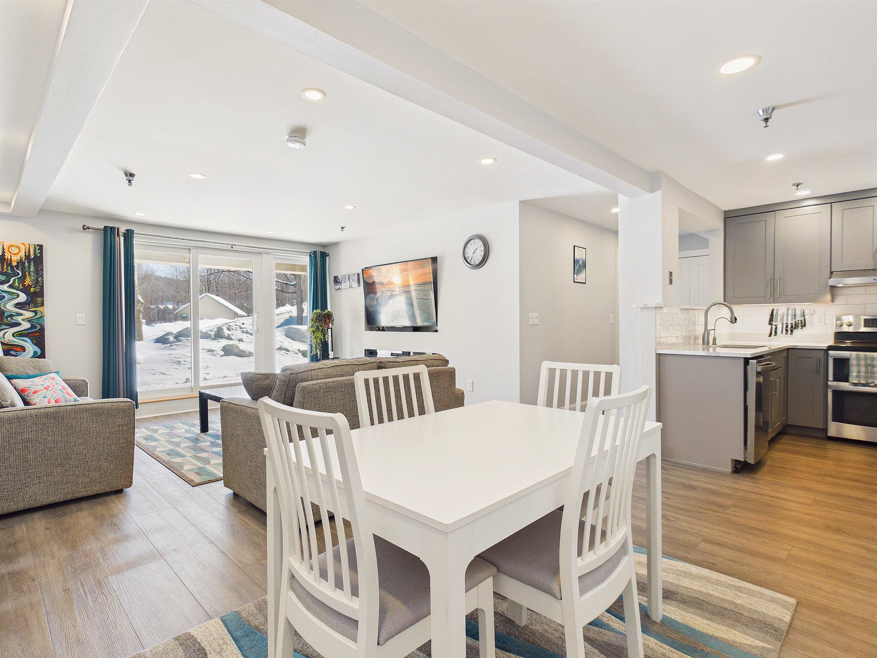 133 East Mountain Road 3A8