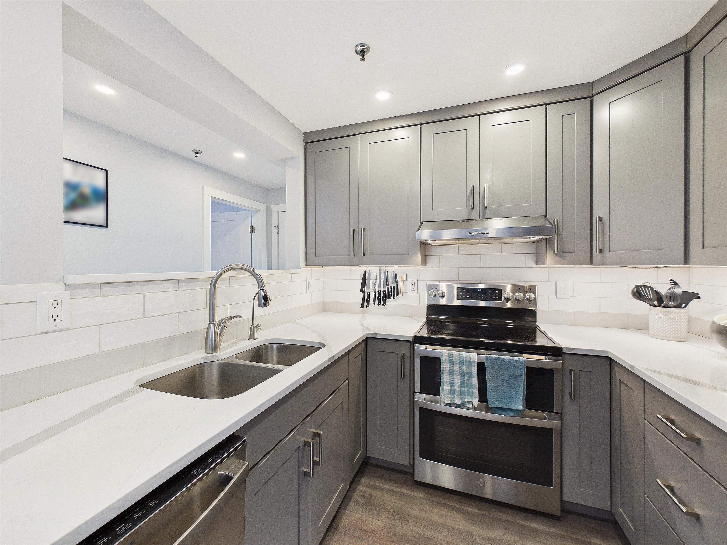 133 East Mountain Road 3A8