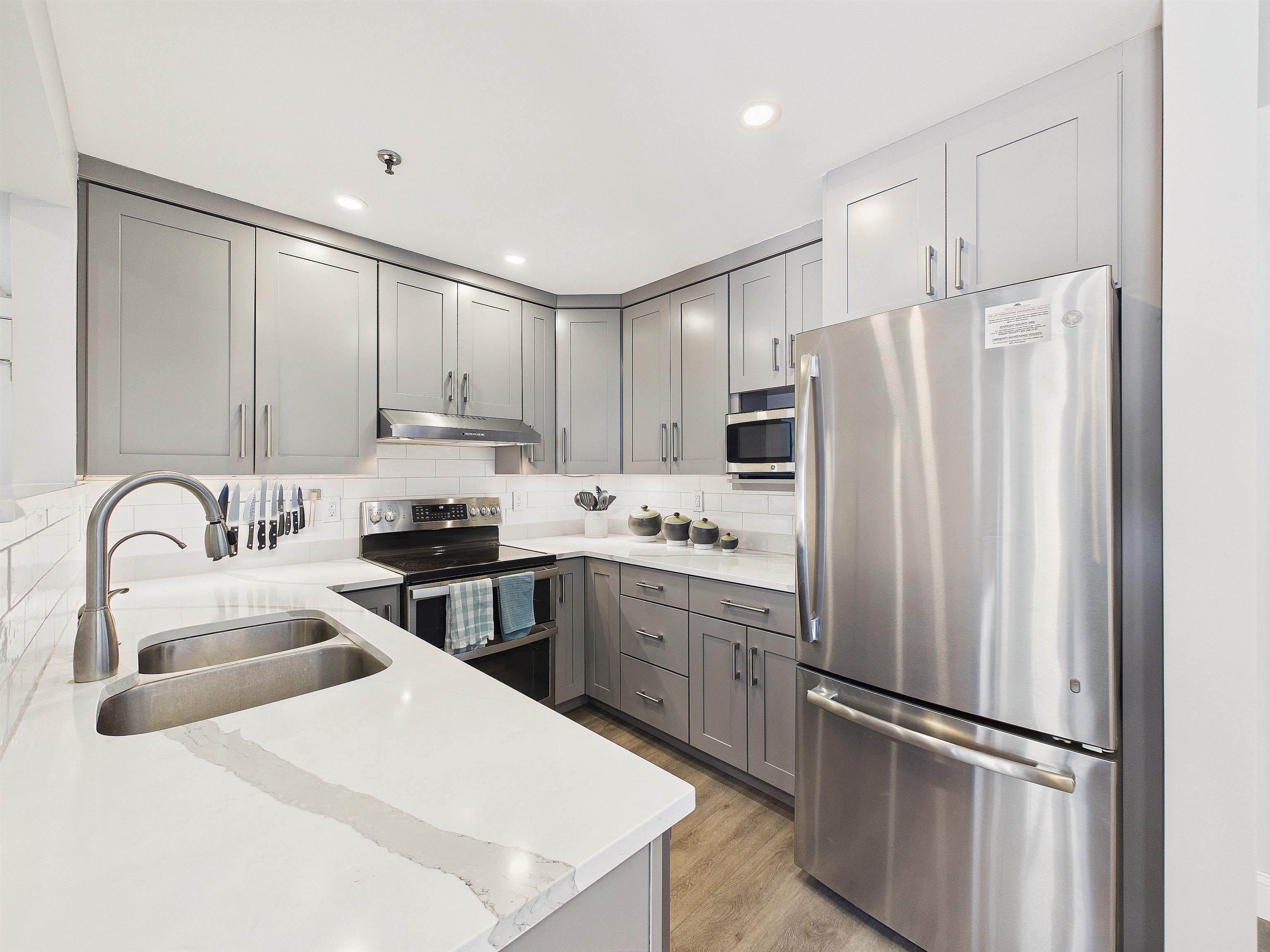 133 East Mountain Road 3A8