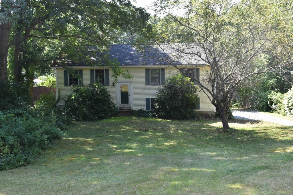 Photo of 3 ANNA Circle, Derry, NH 03038 (MLS # 5057022)