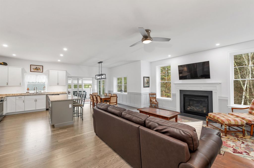 Photo of 7 John Hardie Way, Chichester, NH 03234 (MLS # 5033390)