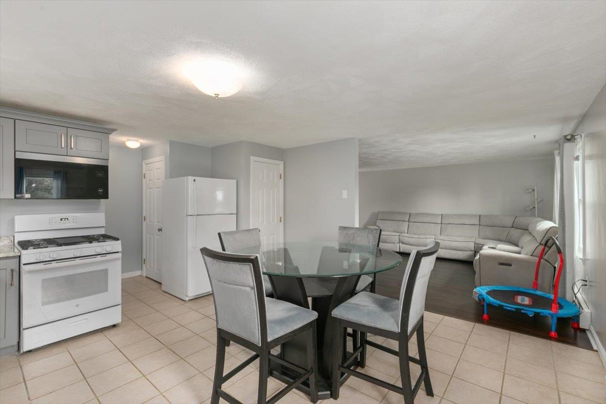 15 Crescent Street E
