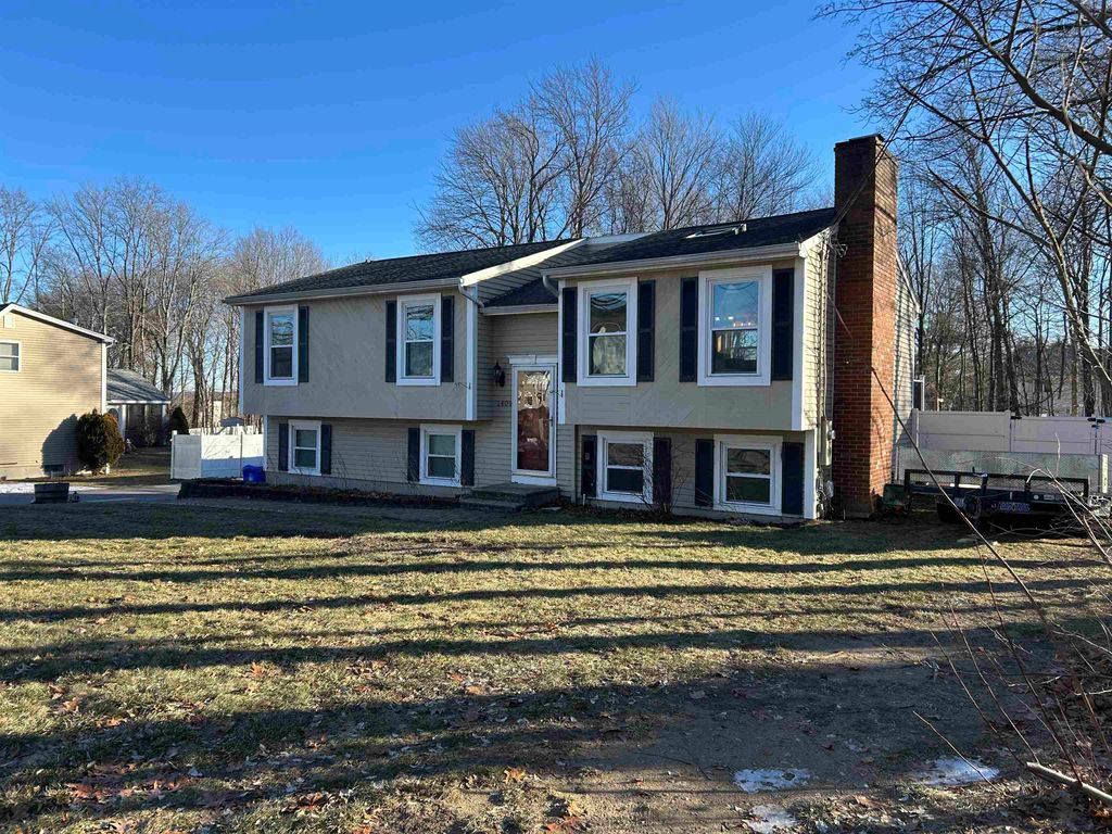 Photo of 1409 wellington Road, Manchester, NH 03104 (MLS # 5077663)