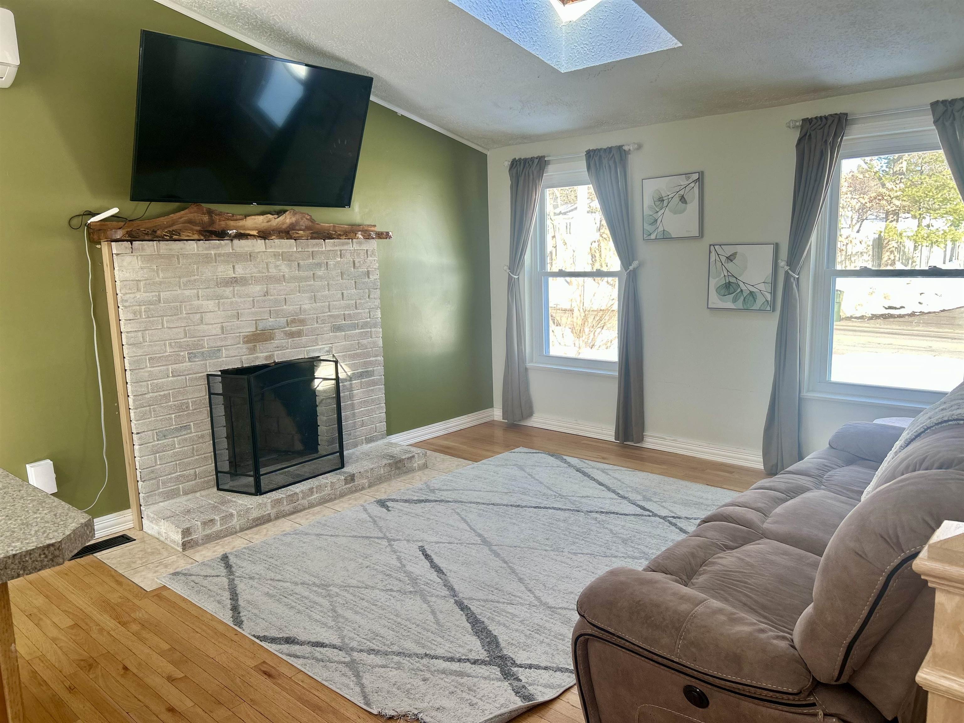 1409 wellington Road