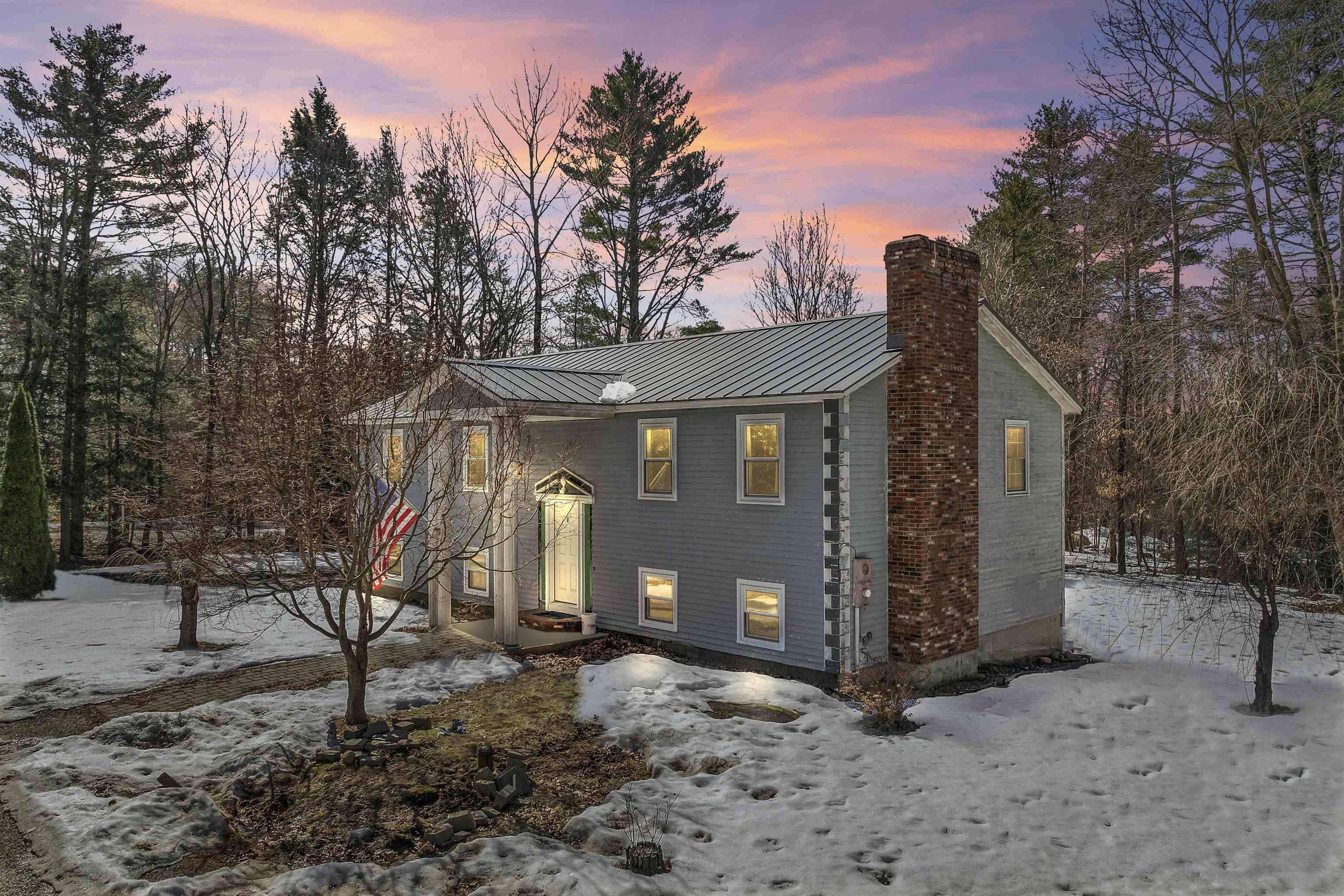 Candia, New Hampshire 03034, United States, 3 Bedrooms Bedrooms, ,3 BathroomsBathrooms,Residential,Pending,87839