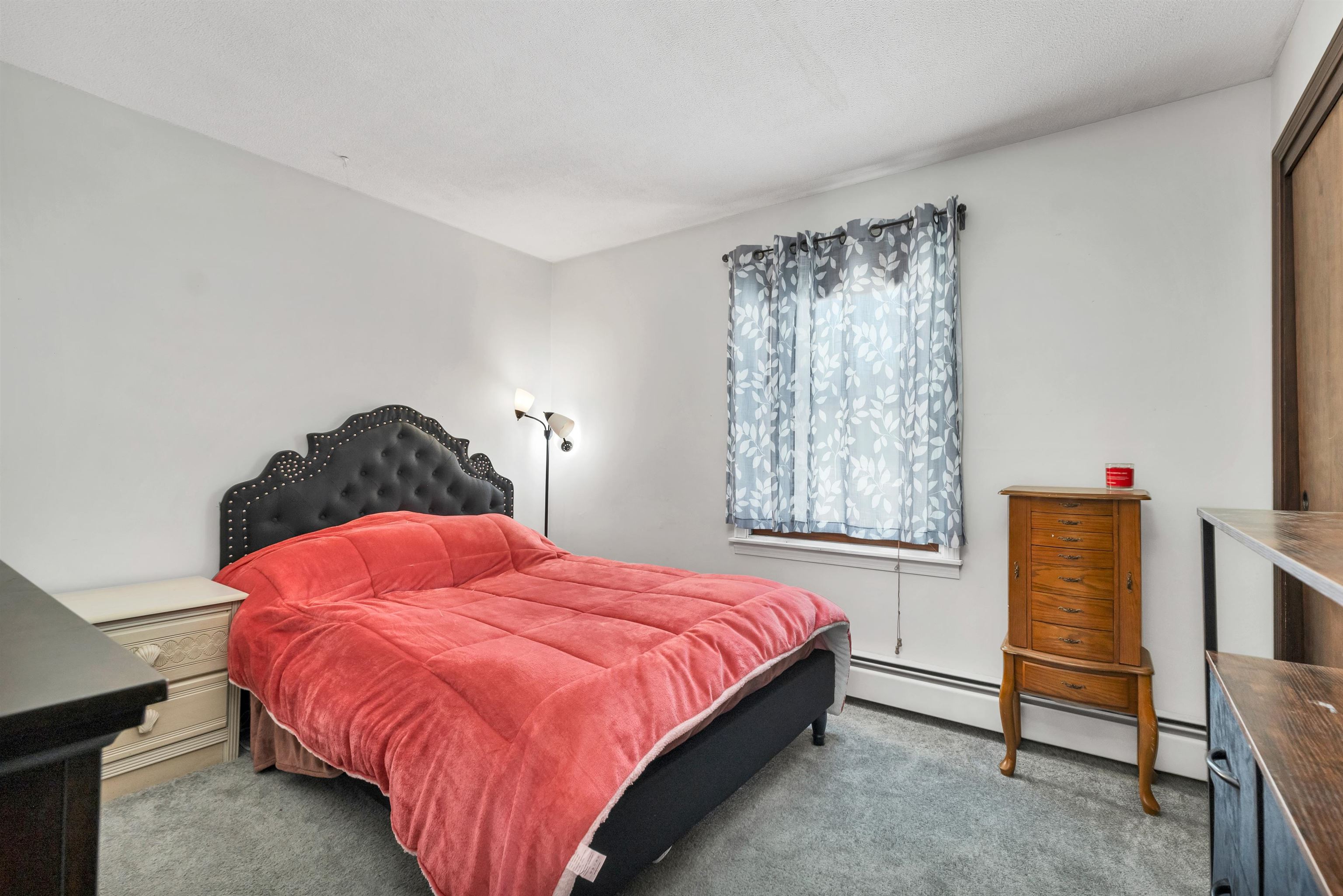 Candia, New Hampshire 03034, United States, 3 Bedrooms Bedrooms, ,3 BathroomsBathrooms,Residential,Pending,87839