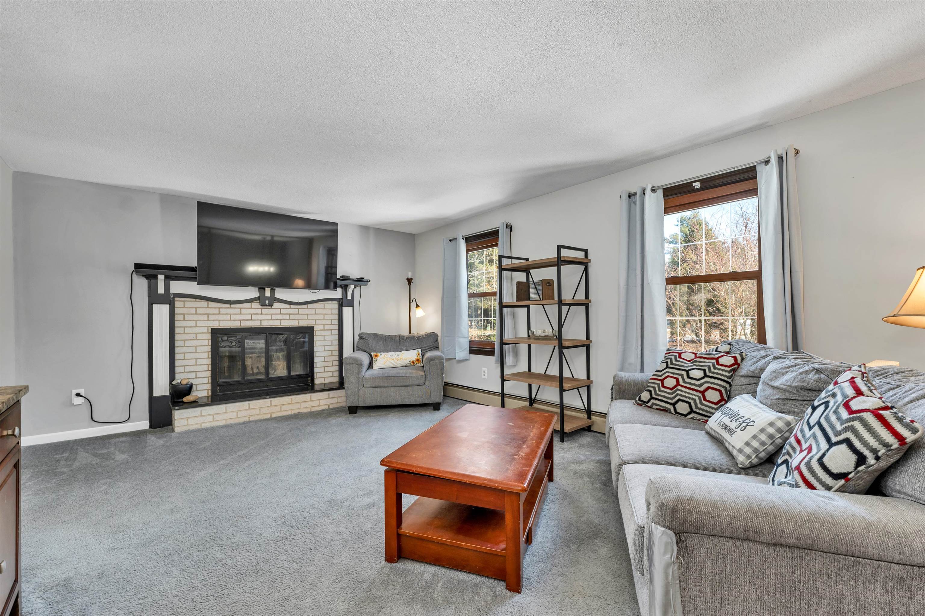 Candia, New Hampshire 03034, United States, 3 Bedrooms Bedrooms, ,3 BathroomsBathrooms,Residential,Pending,87839