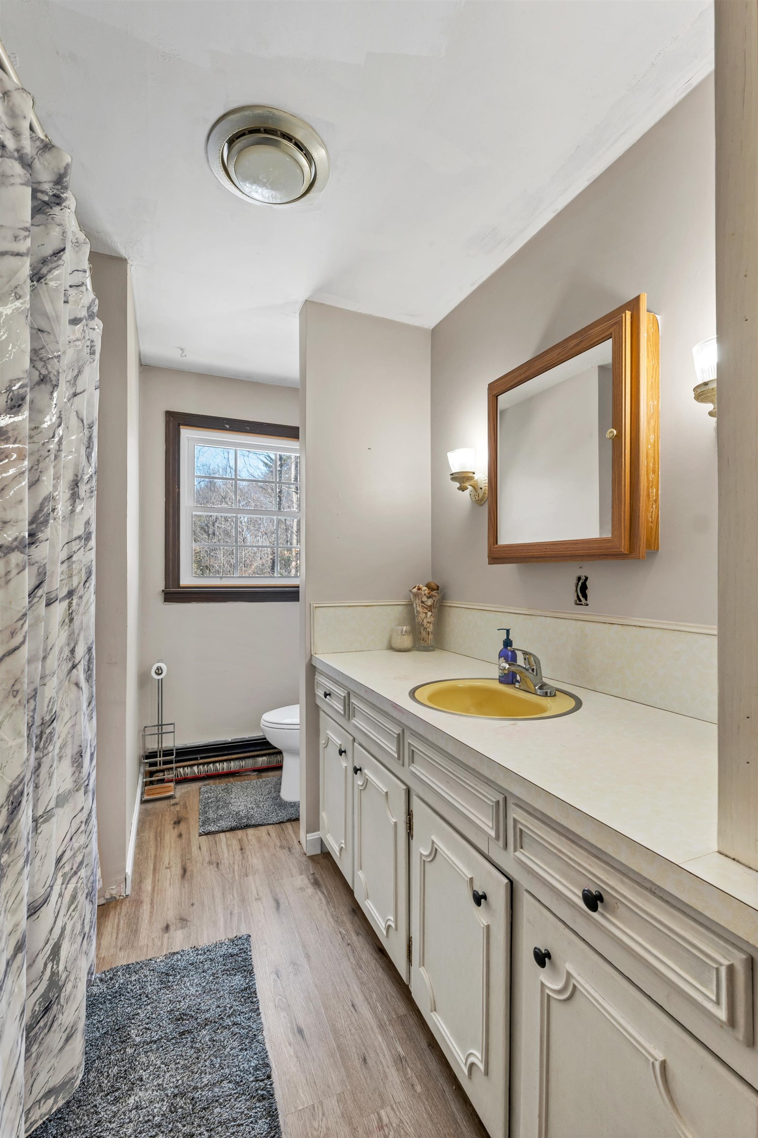 Candia, New Hampshire 03034, United States, 3 Bedrooms Bedrooms, ,3 BathroomsBathrooms,Residential,Pending,87839