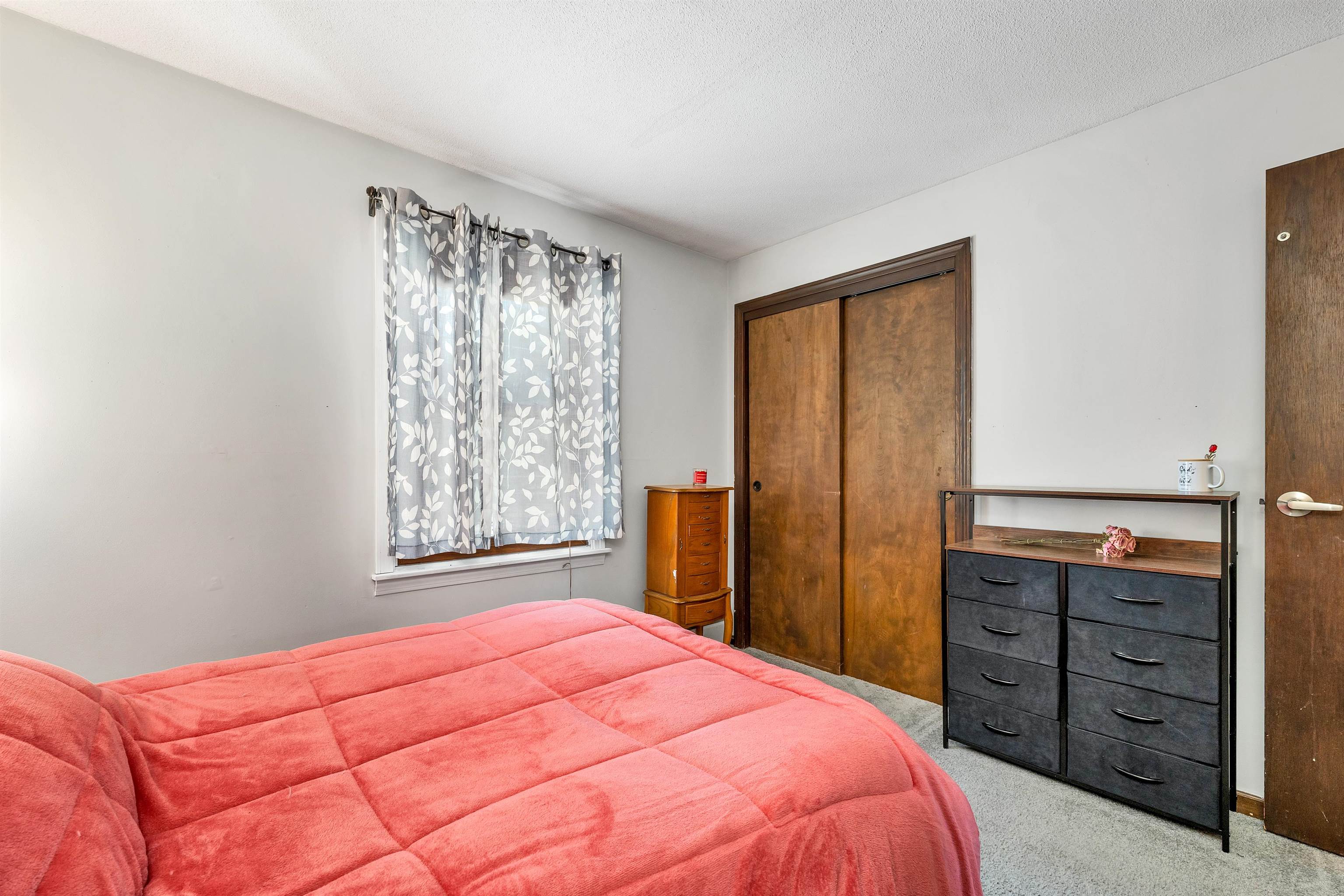 Candia, New Hampshire 03034, United States, 3 Bedrooms Bedrooms, ,3 BathroomsBathrooms,Residential,Pending,87839