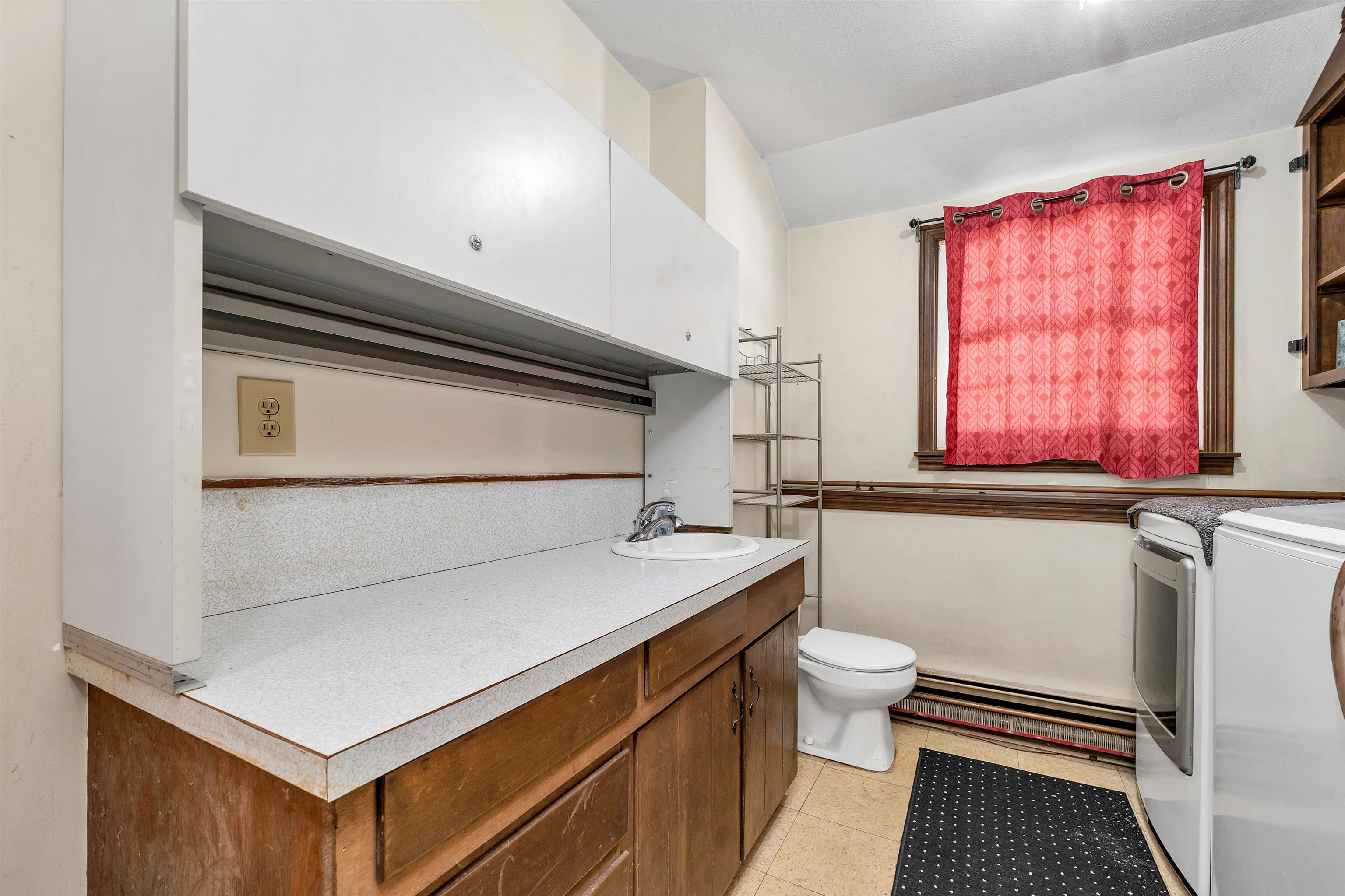 Candia, New Hampshire 03034, United States, 3 Bedrooms Bedrooms, ,3 BathroomsBathrooms,Residential,Pending,87839