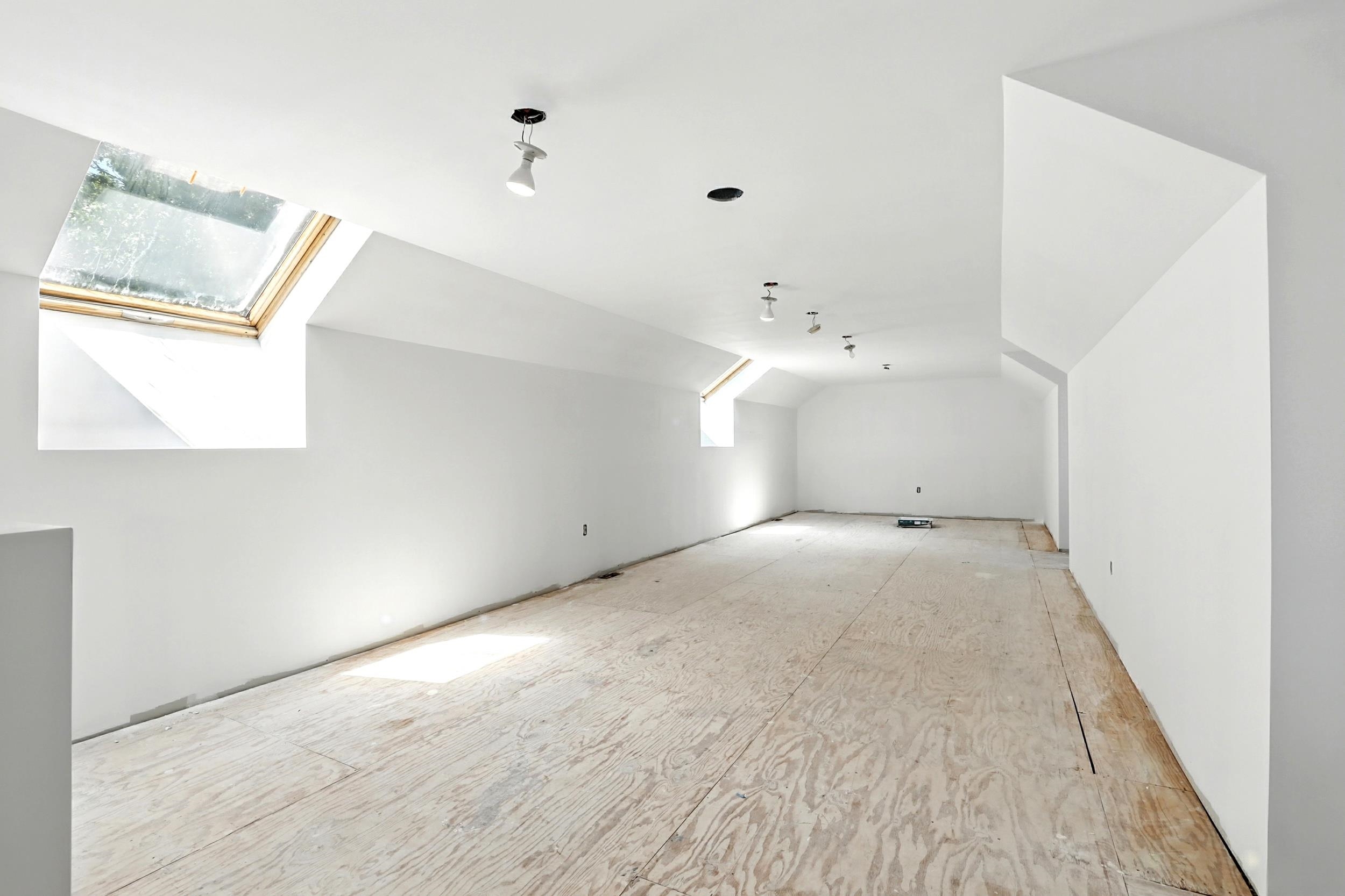 40 South River Road 56, 58