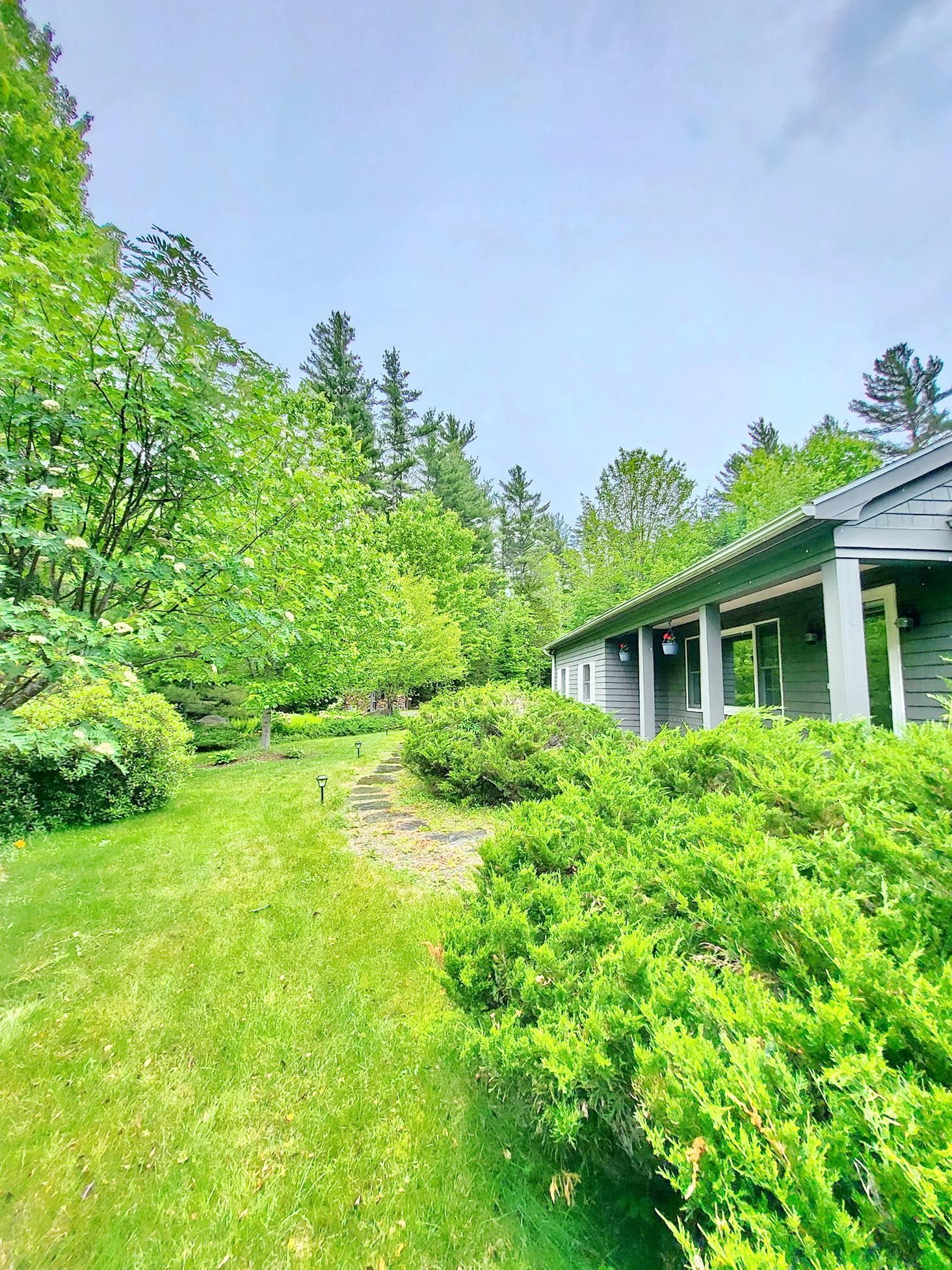 1470 Easton Valley Road