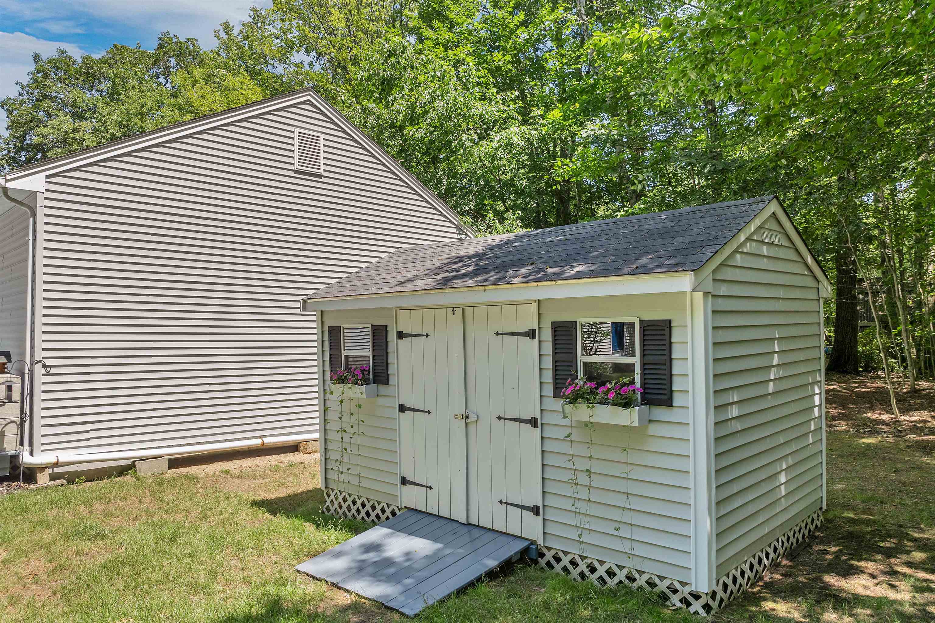 Bow, New Hampshire 03304, United States, 2 Bedrooms Bedrooms, ,2 BathroomsBathrooms,Residential,Pending,159219