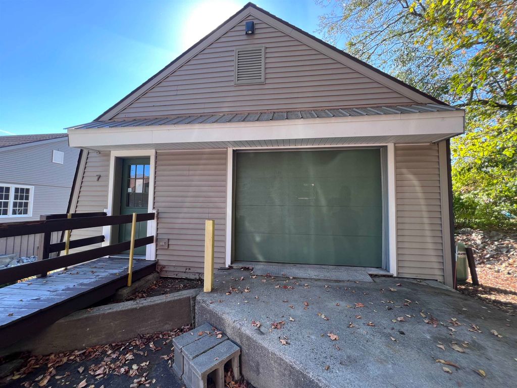 Photo of 7 King Street, Wolfeboro, NH 03894 (MLS # 5068373)