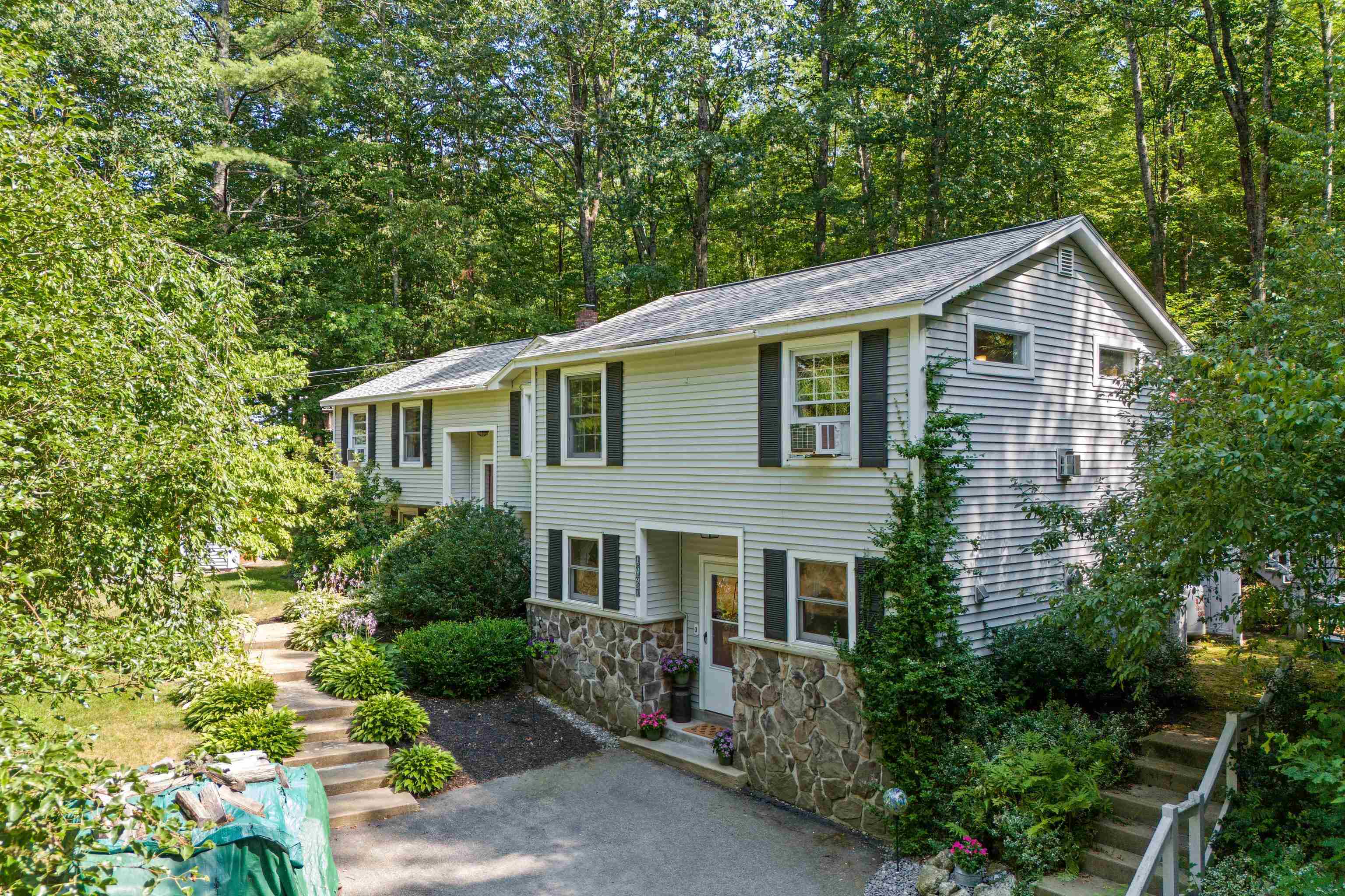 1097 River Road