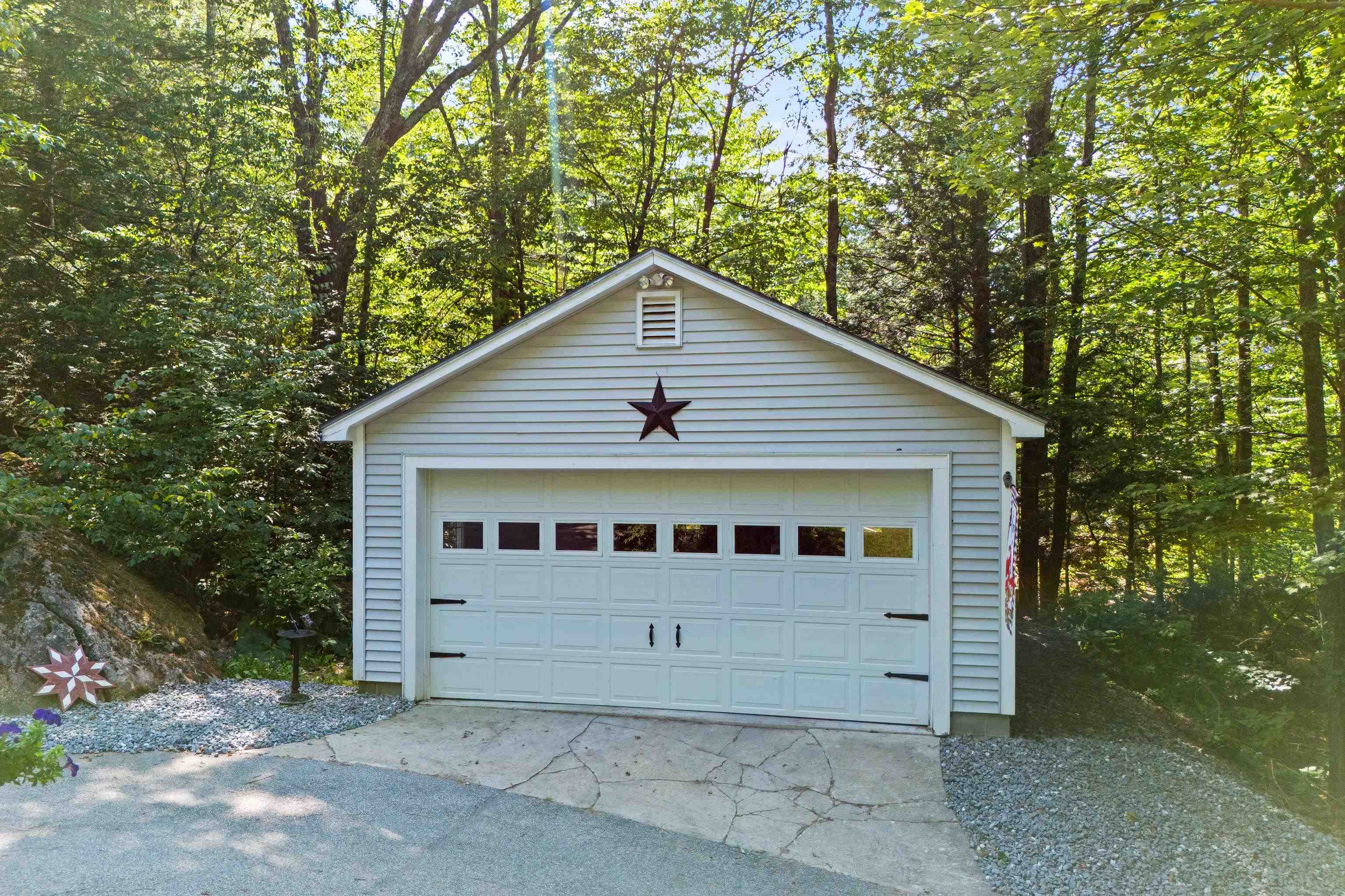 1097 River Road